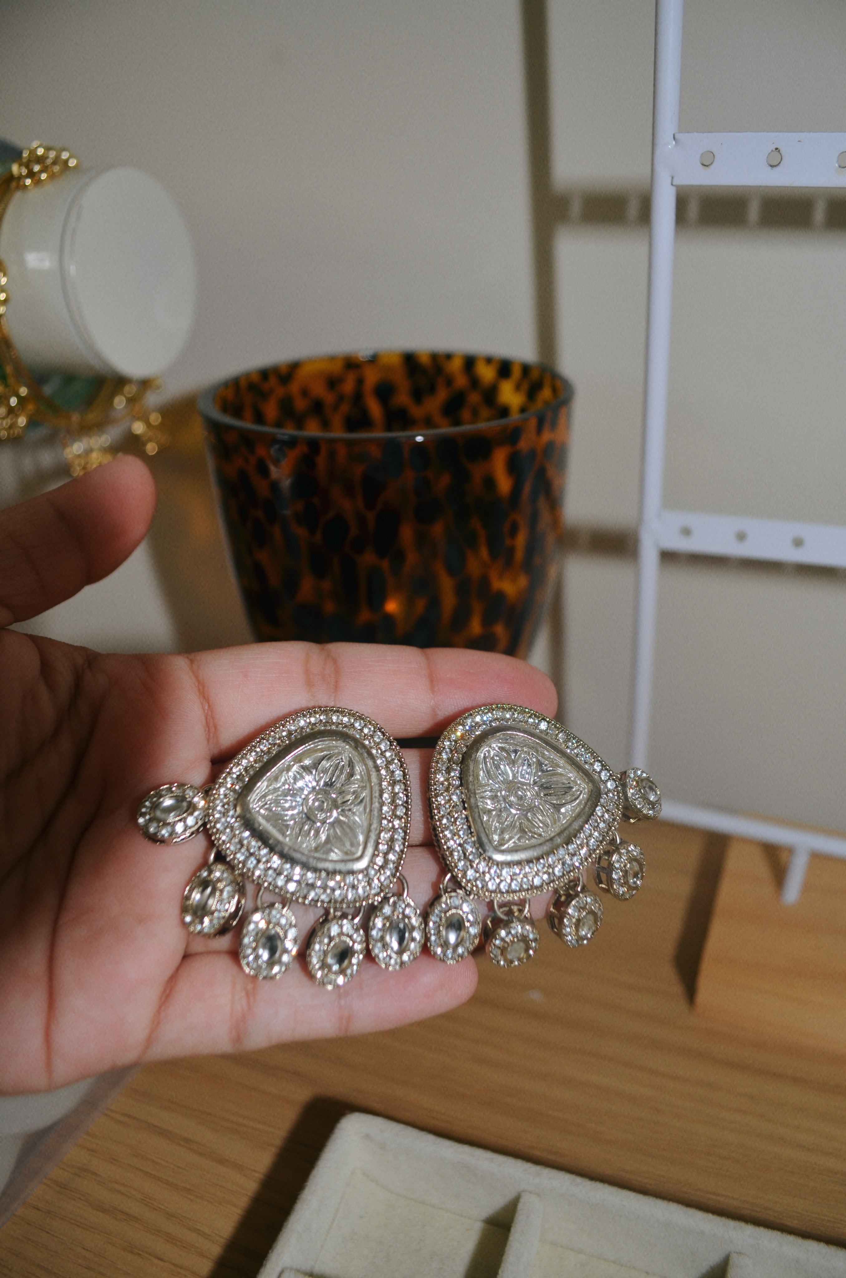 Oversized kundan studs