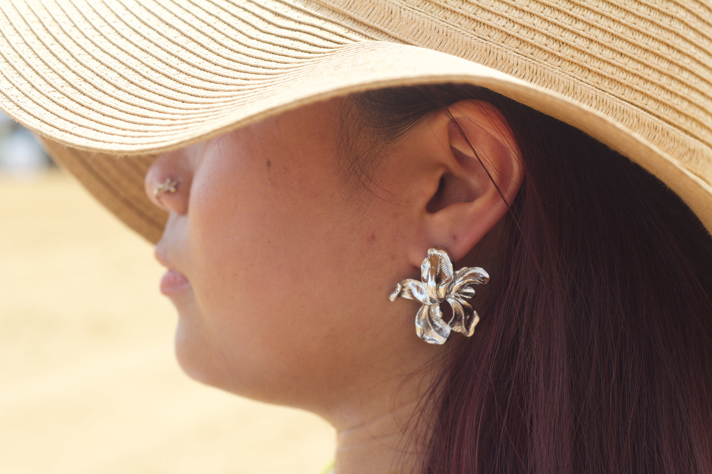 Electric silver flower earring