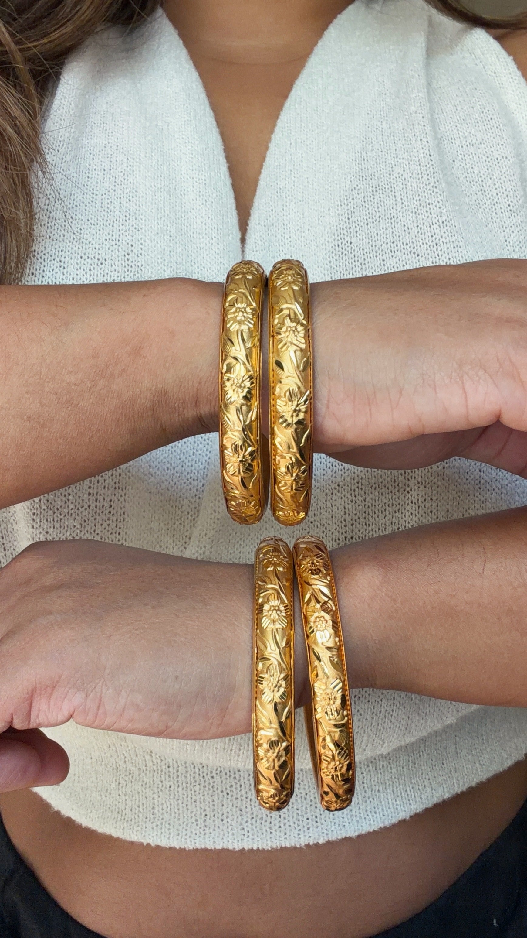 Samara Gold plated chunky bangles