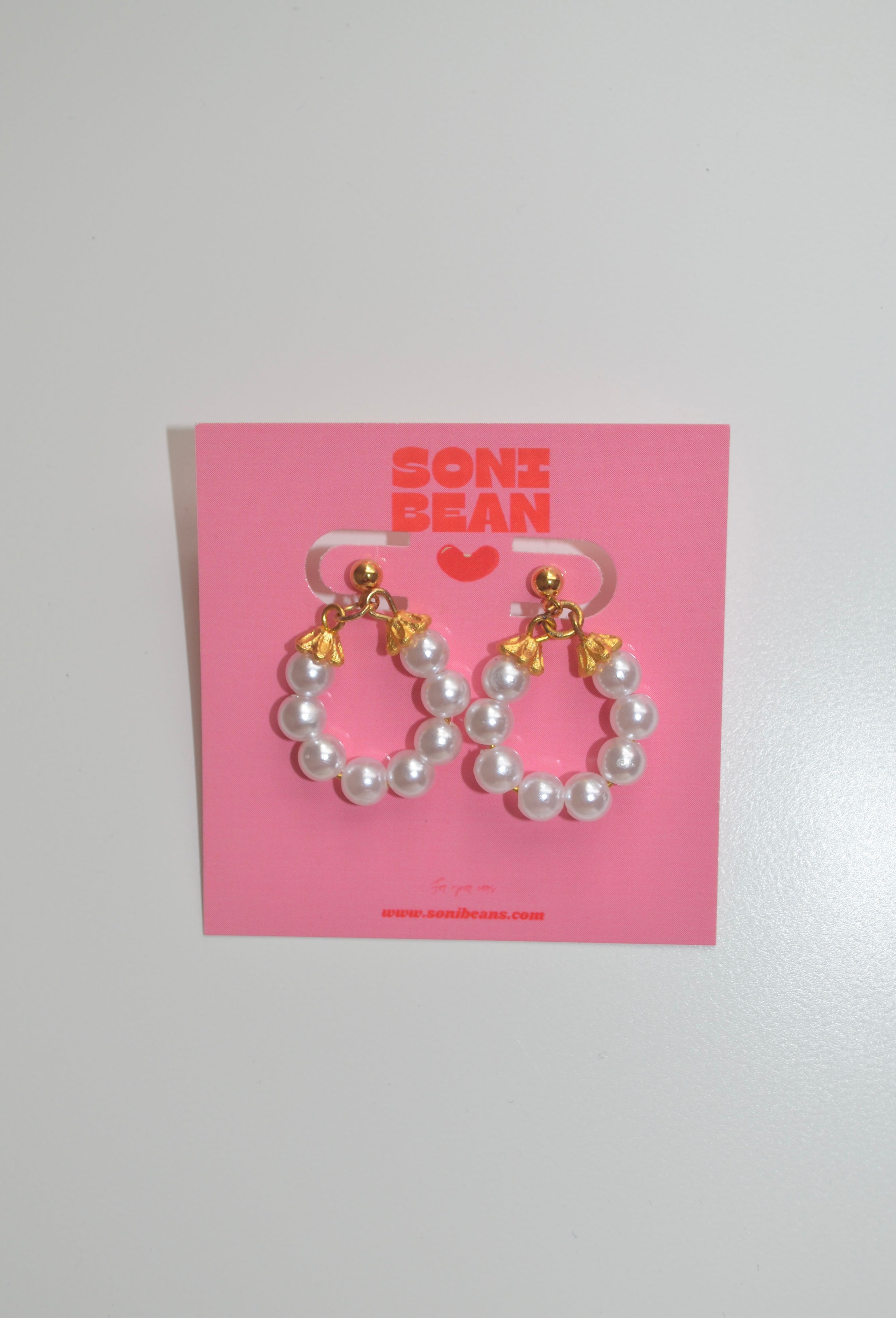 Mini pearl hoop earrings