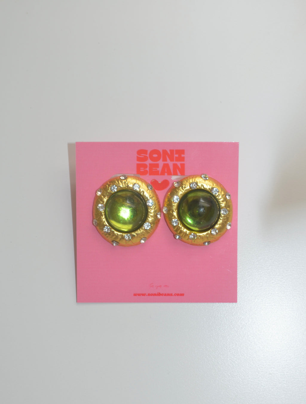 Green stone stud
