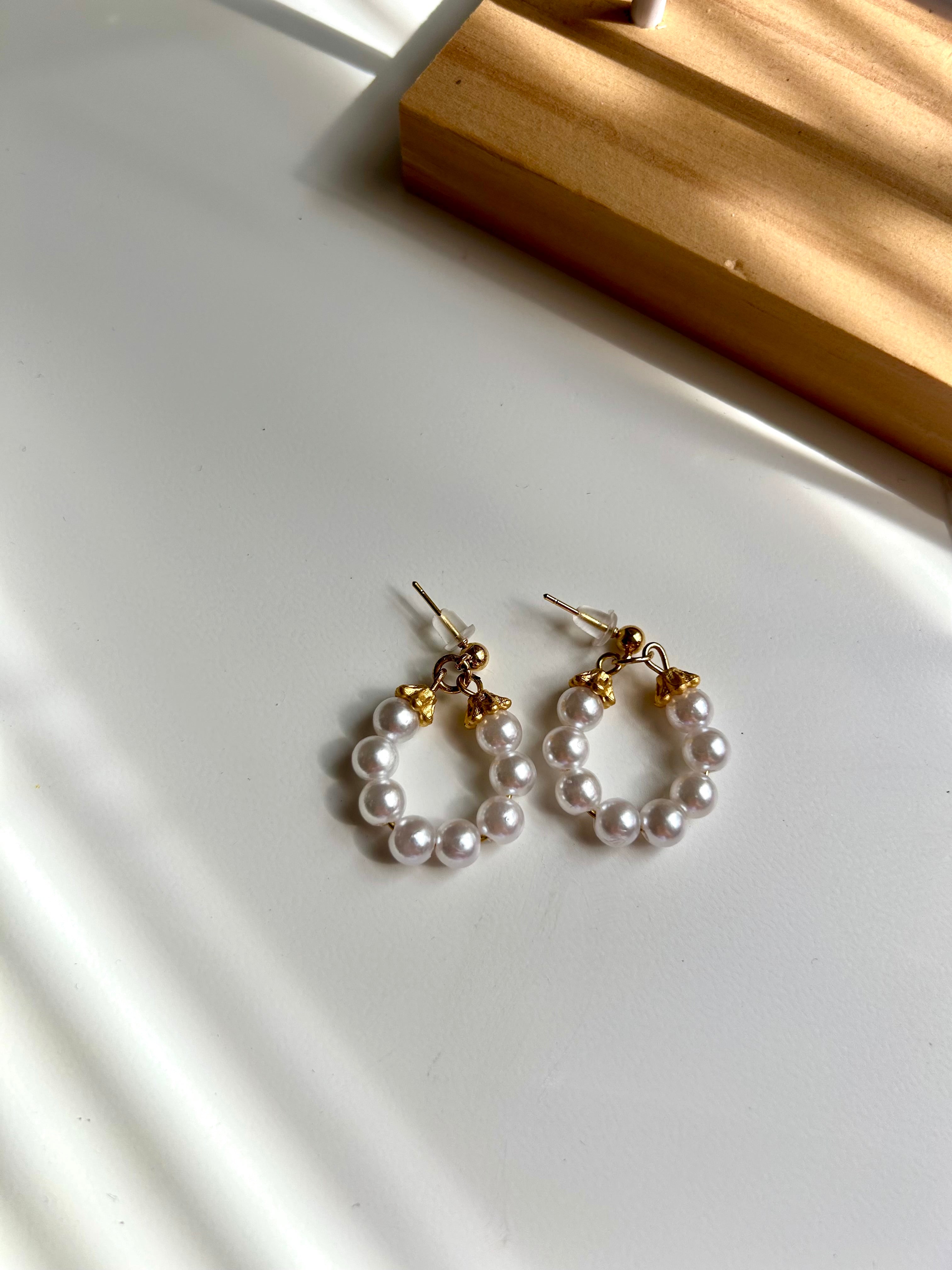 Mini pearl hoop earrings